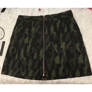 FOREVER21 CAMO MINI SKIRT